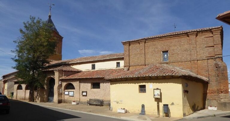Iglesia de San Pedro Apostol El Burgo Ranero Camino de Santiago Frances 768x403