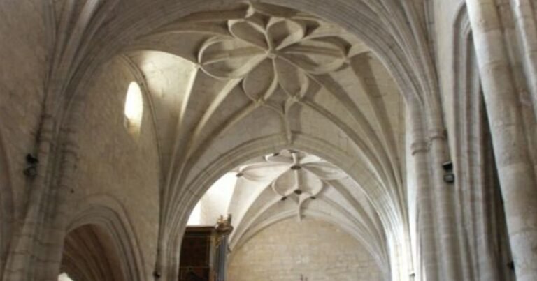 Iglesia de San Pedro Fromista Camino de Santiago Frances 4 768x403