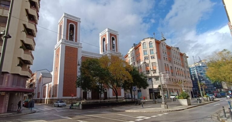 Iglesia de San Pedro Ponferrada Camino de Santiago Frances 2 768x403
