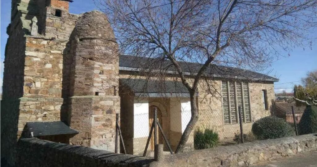Iglesia de San Verisimo Valdeviejas Camino de Santiago Frances 1024x538