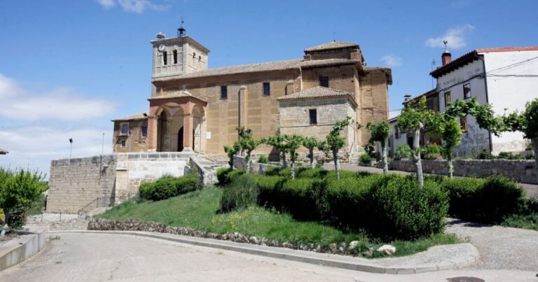 Iglesia de Santa Maria Magdalena Poblacion de Campos Camino de Santiago Frances 2 768x403