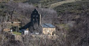 Iglesia de Santa Maria Magdalena Riego de Ambros Camino de Santiago Frances 3 300x158