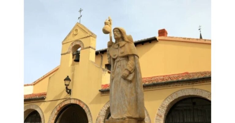 Iglesia de Santa Maria Mansilla de las Mulas Camino de Santiago Frances 5 768x403