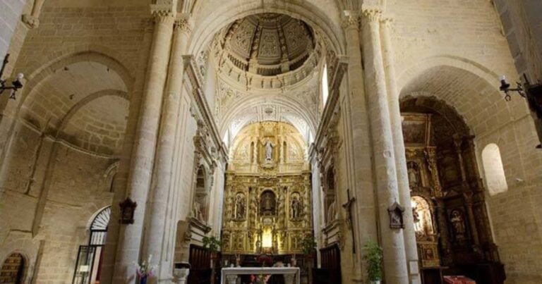 Iglesia de Santa Maria del Camino Camino de Santiago Frances 3 768x403