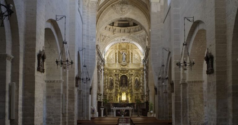 Iglesia de Santa Maria del Camino Camino de Santiago Frances 6 768x403
