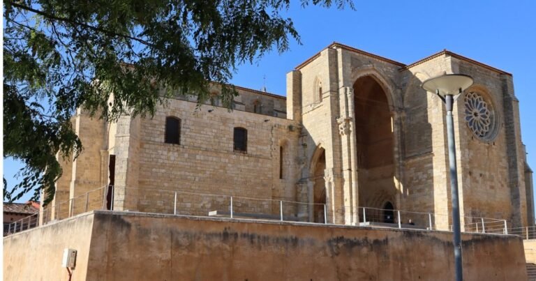 Iglesia de Santa Maria la Blanca Camino de Santiago Frances 3 768x403