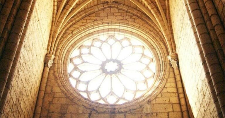 Iglesia de Santa Maria la Blanca Camino de Santiago Frances 8 768x403