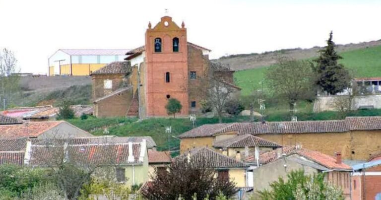 Iglesia de Santiago Apostol Ledigos Camino de Santiago Frances 768x403