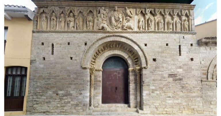 Iglesia de Santiago Carrion de los Condes Camino de Santiago Frances 3 768x403