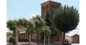 Iglesia de Santo Tomas de Aquino Moratinos Camino de Santiago Frances 3 300x158