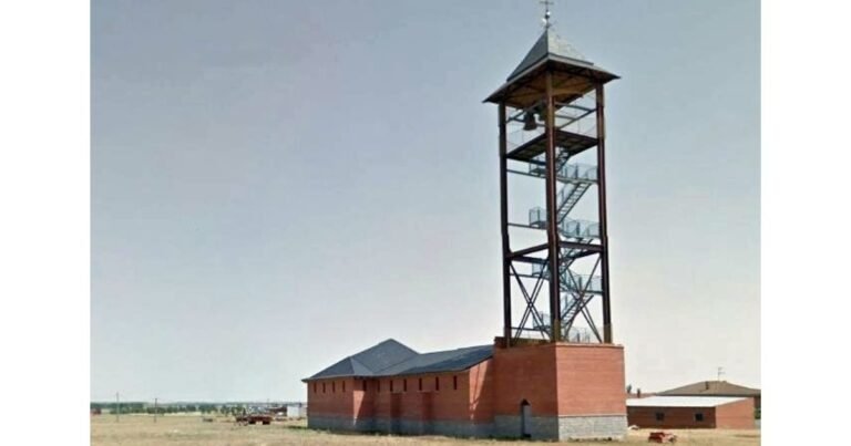 Iglesia del Salvador Bercianos del Real Camino Camino de Santiago Frances 2 768x403