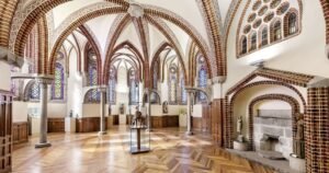 Palacio Episcopal de Astorga Camino de Santiago Frances 8 300x158