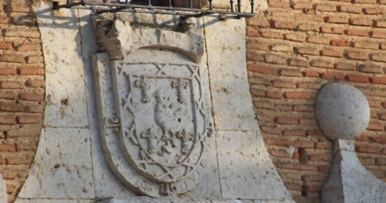 Palacio de los Condes de Villasirga Camino de Santiago Frances 3 768x403