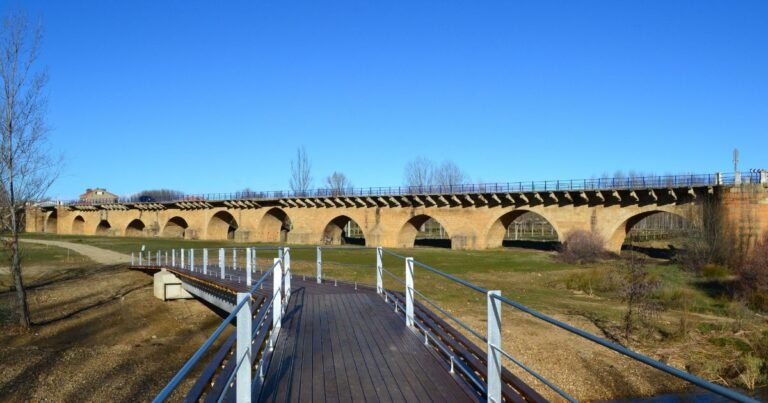 Puente Villarente Camino de Santiago Frances 768x403