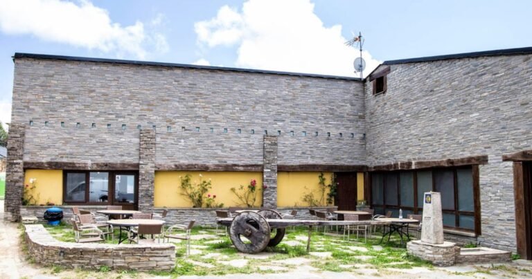 Albergue A Reboleira Fonfria Camino de Santiago Frances 9 768x403