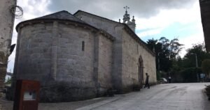 Iglesia de San Salvador Sarria Camino de Santiago Frances 8 300x158