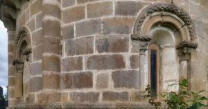 Iglesia de San Salvador de Vilar de Sarria Camino de Santiago Frances 6 300x158
