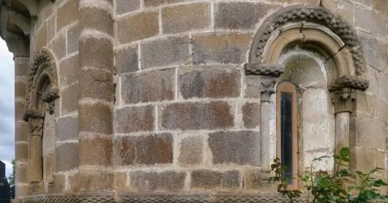 Iglesia de San Salvador de Vilar de Sarria Camino de Santiago Frances 6 768x403