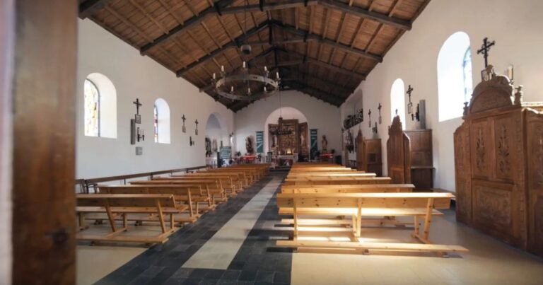 Iglesia de San Tirso Palas de Rei Camino de Santiago Frances 3 768x403