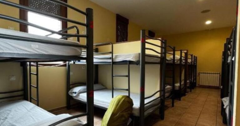 Albergue La Cruz de Fierro Camino de Santiago Frances 3 768x403