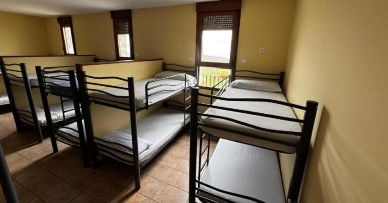 Albergue La Cruz de Fierro Camino de Santiago Frances 6 768x403