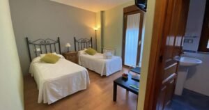 Hostal El Horno Camino de Santiago Frances 9 300x158