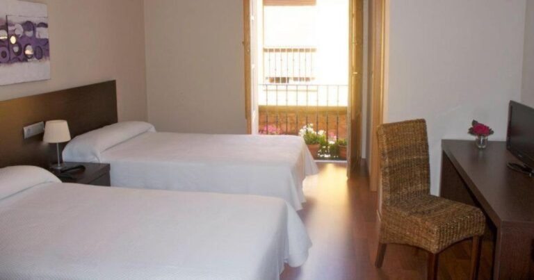 Hostal El Palacio Camino de Santiago Frances 15 768x403