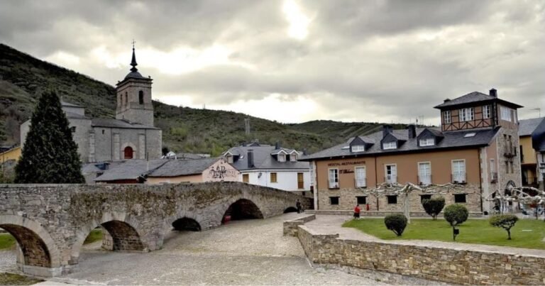 Hostal El Palacio Camino de Santiago Frances 3 768x403