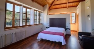 Hostal El Palacio Camino de Santiago Frances 5 300x158