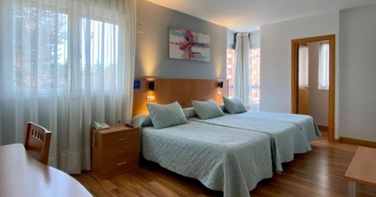 Hostal Ri o Selmo Camino de Santiago Frances 13 768x403