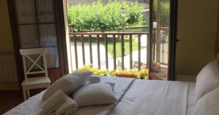 Hostal The Way Hotel Molinaseca Camino de Santiago Frances 12 768x403