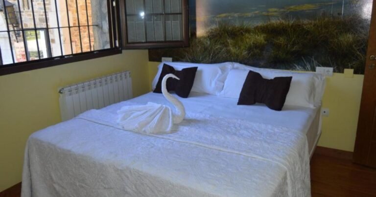 Hostal The Way Hotel Molinaseca Camino de Santiago Frances 13 768x403