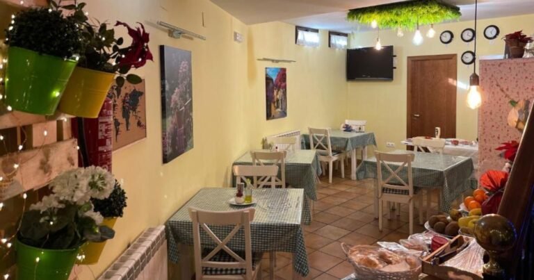 Hostal The Way Hotel Molinaseca Camino de Santiago Frances 15 768x403