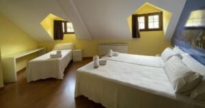 Hostal The Way Hotel Molinaseca Camino de Santiago Frances 7 300x158