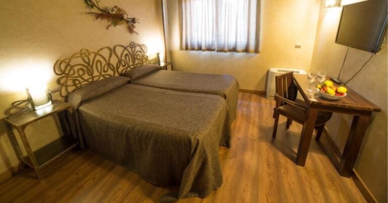 Hotel Albergue La Casa Del Peregrino Camino de Santiago Frances 2 768x403