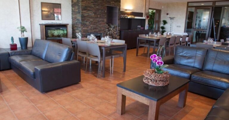 Hotel Albergue La Casa Del Peregrino Camino de Santiago Frances 9 768x403