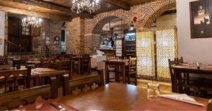 Hotel Aroi Bierzo Plaza Camino de Santiago Frances 7 300x158