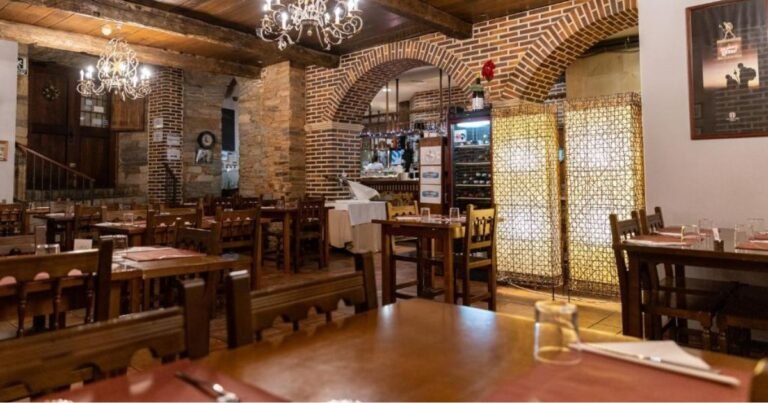 Hotel Aroi Bierzo Plaza Camino de Santiago Frances 7 768x403