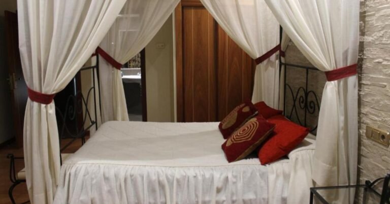 Hotel El Castillo Camino de Santiago Frances 8 768x403