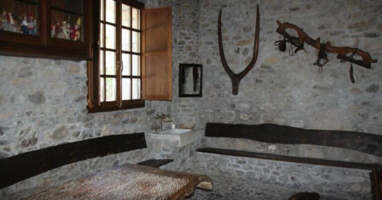 Hotel Rural La Casa Del Reloj Camino de Santiago Frances 11 768x403