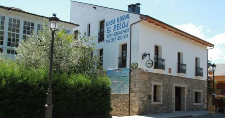 Hotel Rural La Casa Del Reloj Camino de Santiago Frances 2 768x403