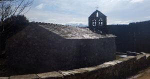 Iglesia de San Xoan de Fonfria Camino de Santiago Frances 2 300x158