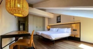 No Mad Green Hotel Camino de Santiago Frances 17 300x158
