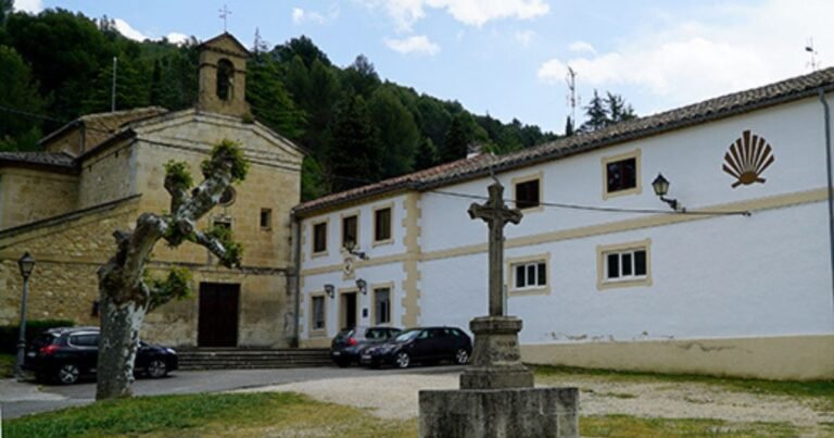 Albergue Capuchinos Rocamador Estella Camino de Santiago Frances 2 768x403