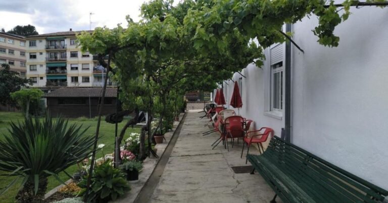 Albergue Capuchinos Rocamador Estella Camino de Santiago Frances 7 768x403