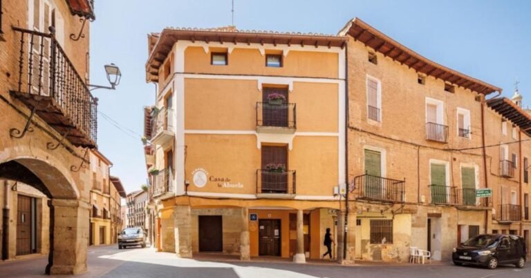 Albergue Casa de la Abuela Los Arcos Camino de Santiago Frances 768x403