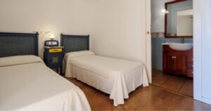 Albergue Casa de la Abuela Los Arcos Camino de Santiago Frances 8 300x158