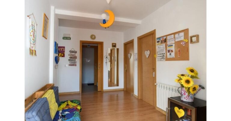 Albergue Estrella Guia Puente la Reina Camino de Santiago Frances 12 768x403