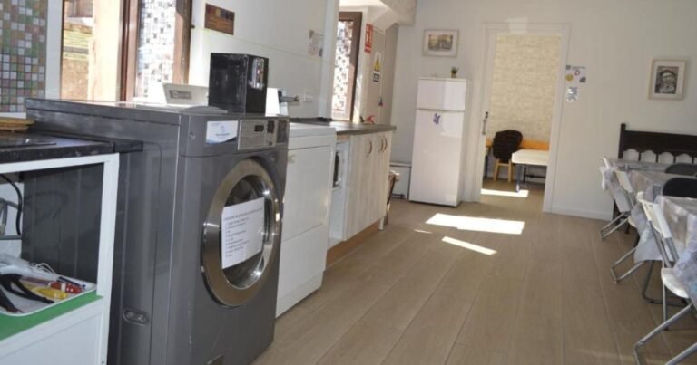 Albergue Gares Puente la Reina Camino de Santiago Frances 7 768x403