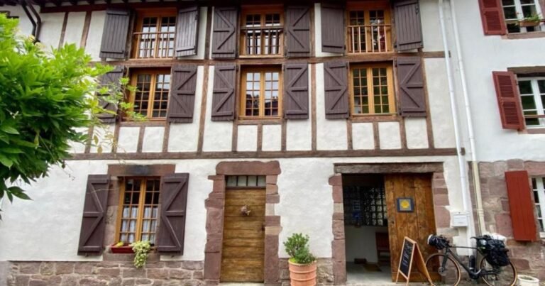 Albergue Gite de la Porte Saint Jacques Saint Jean Pied de Port Camino de Santiago Frances 768x403